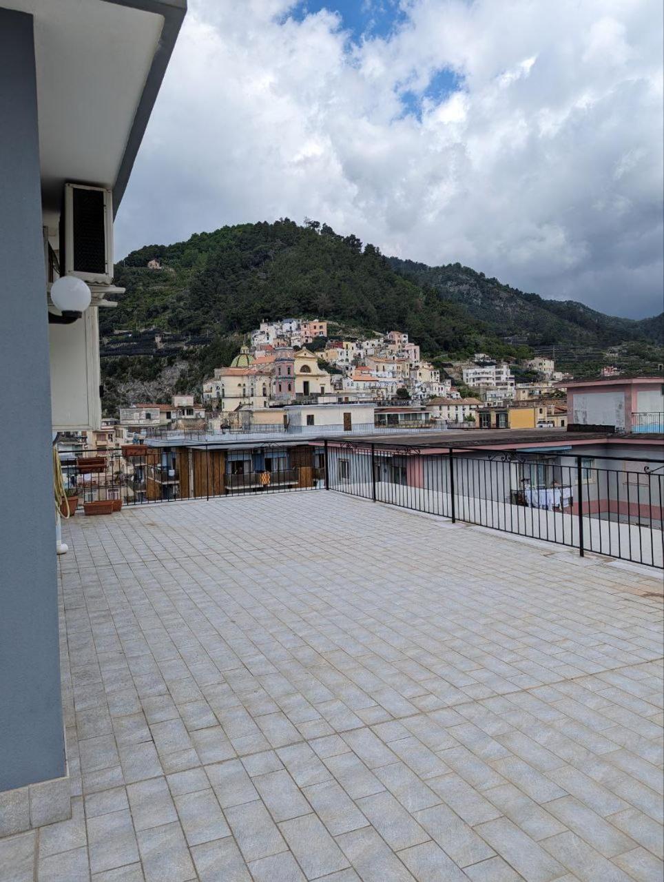 Piccolo Appartamento Con Grande Terrazzo Panoramico Maiori Buitenkant foto