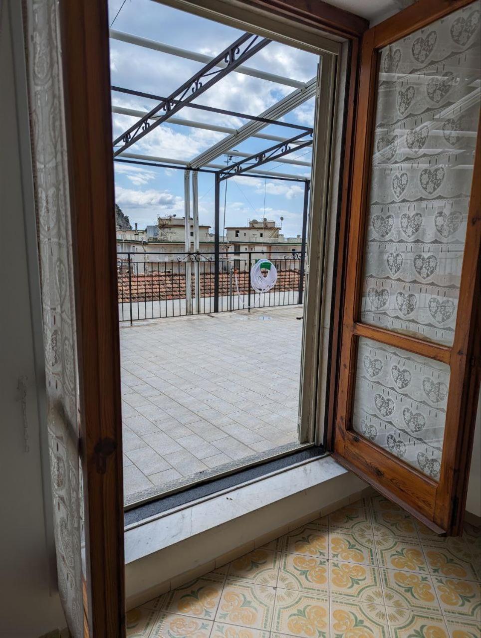 Piccolo Appartamento Con Grande Terrazzo Panoramico Maiori Buitenkant foto